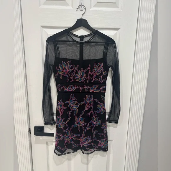 French Connection, Emilia Embroidered Long Sleeve Minidress Size:US 0 - Picture 2 of 9